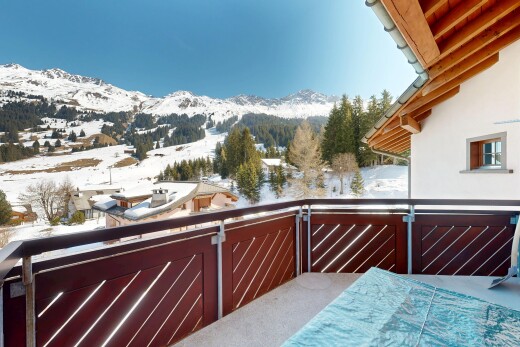 balkon mit snow, blick auf die berge, mountain view, from property, und day time