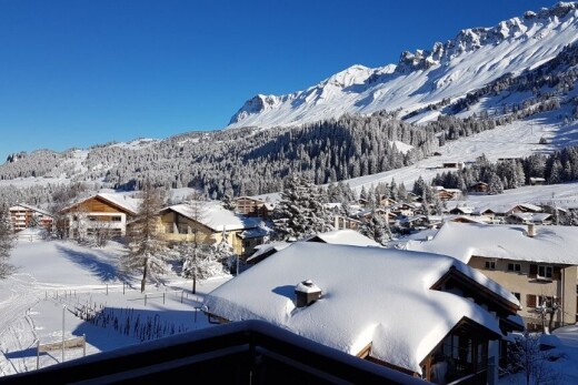vue sur la montagne avec mountain view, vue sur la montagne, day time, snow, et from property
