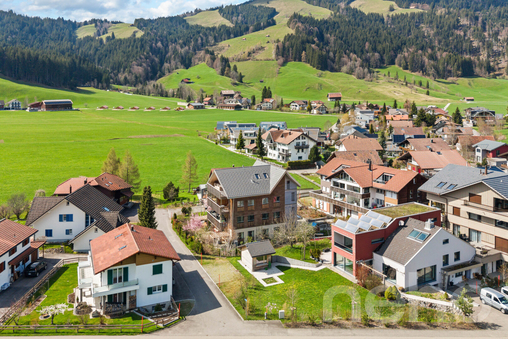 façade avec day time, aerial view, vue sur la forêt, forest view, et vue sur la montagne