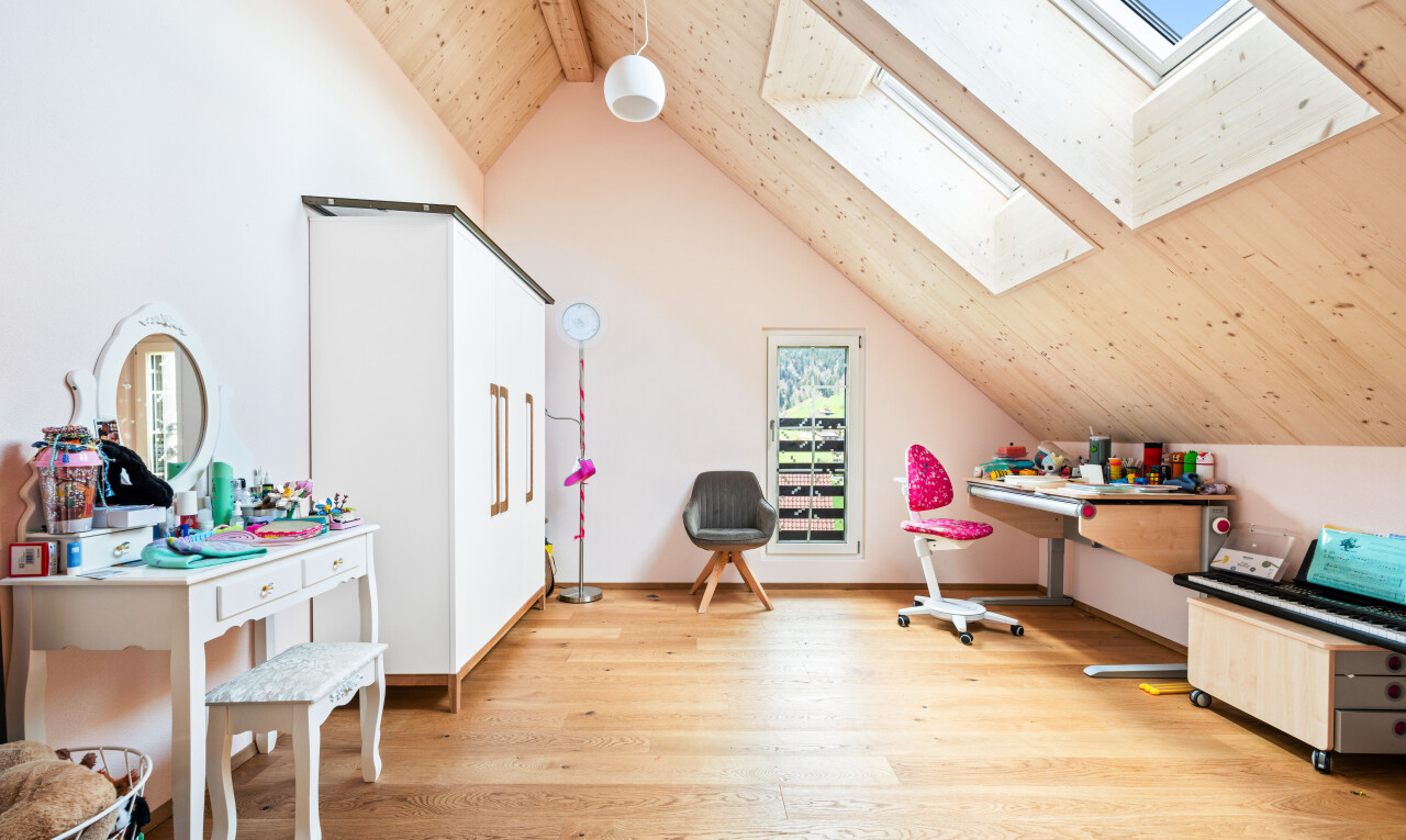 bureau avec puits de lumière, natural light, lumière naturelle, pièce supplémentaire, et vaulted ceiling
