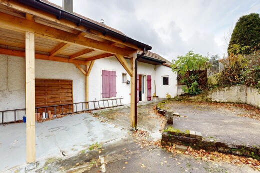 façade avec property visible, overcast, et bardage en stuc