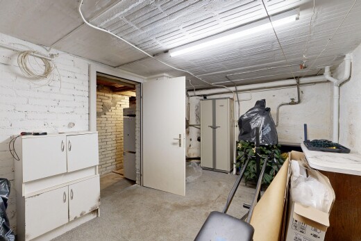 parking avec inside property