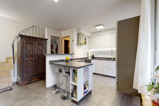 cuisine avec dark countertops, plans de travail, open shelves, étagères ouvertes, et inside property