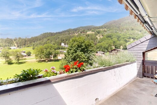 balcon avec from property, day time, forest view, et vue sur la forêt