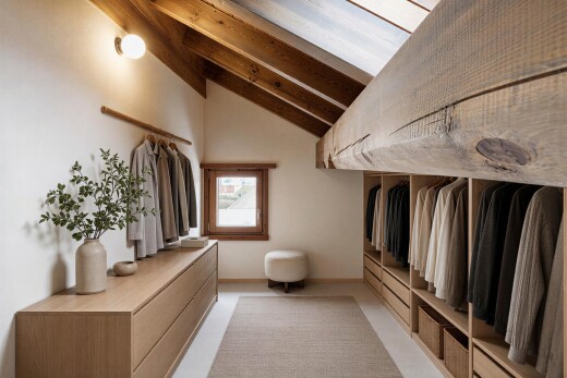 chambre avec plafond voûté, vaulted ceiling, lumière naturelle, natural light, et inside property