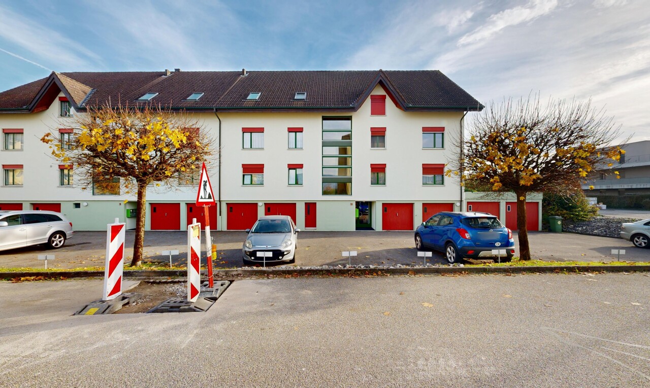 außenansicht mit day time, property visible, und stuckverkleidung