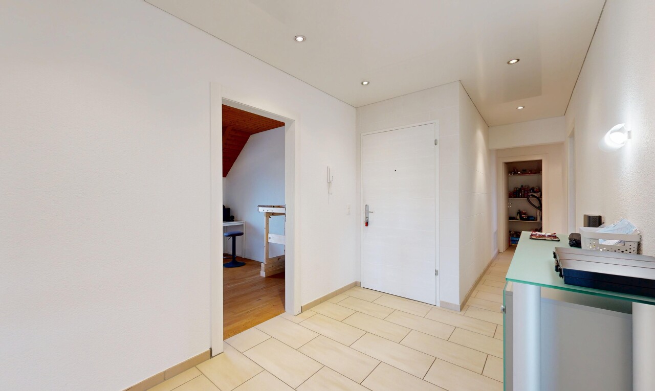 halle / korridor mit recessed lighting, einbauleuchten, drywall, gipskartonwand, und inside property