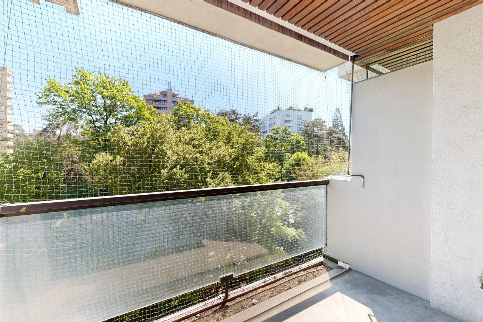 balkon mit balkon und from property