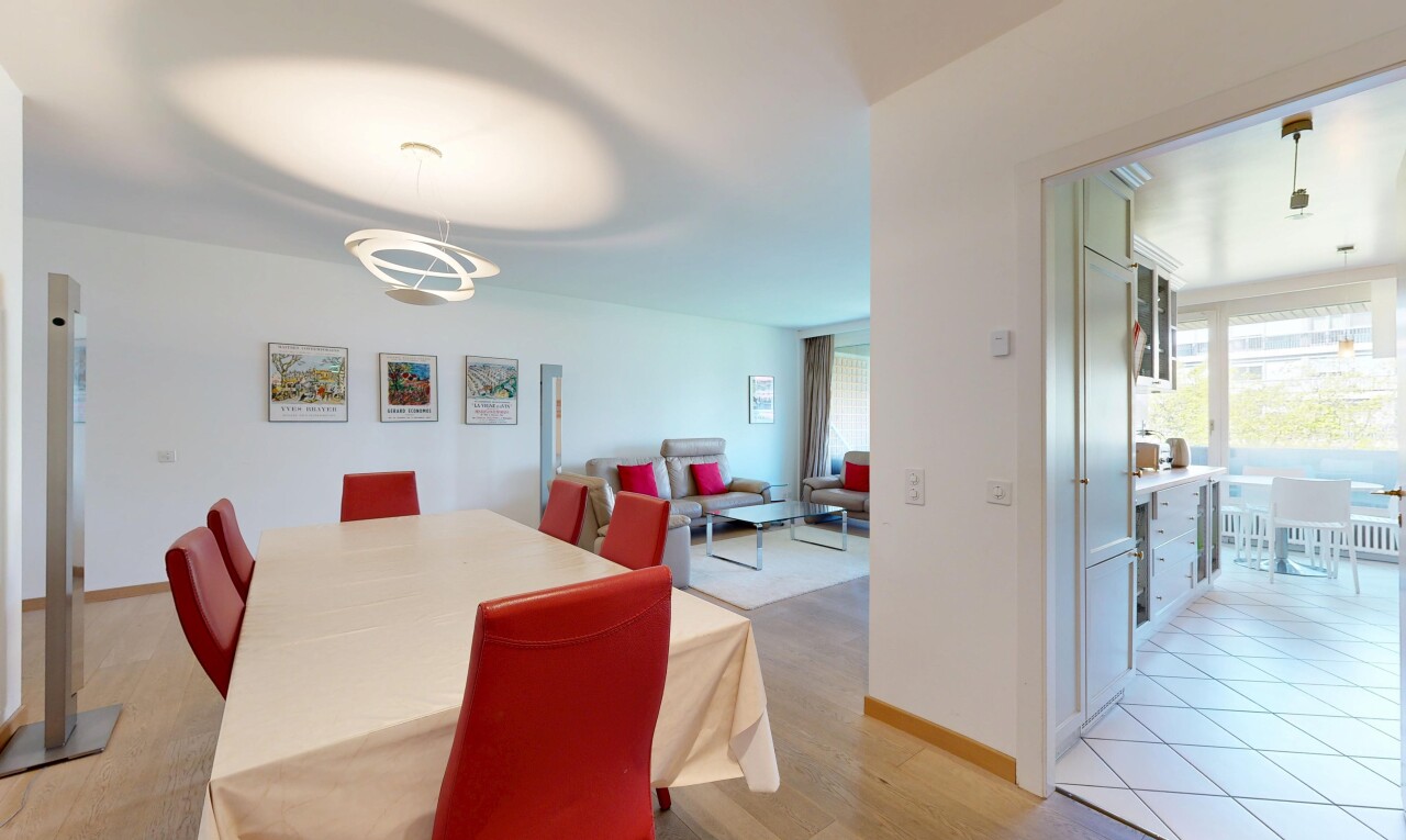 wohn- / esszimmer mit gipskartonwand, drywall, inside property, natürliches licht, und natural light