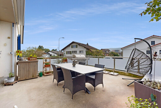 terrasse mit from property, terrasse, essbereich im freien, day time, und grill