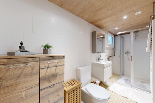 bad mit schminktisch, spiegel, komplettes badezimmer, dusche, und keller