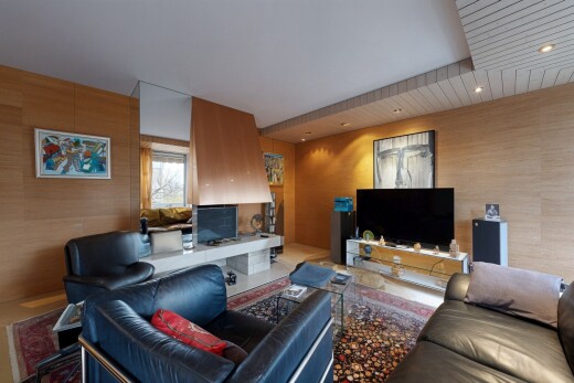 salon avec télévision et inside property