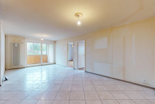 leerer raum mit natürliches licht, natural light, fliesenboden, tile floor, und gipskartonwand