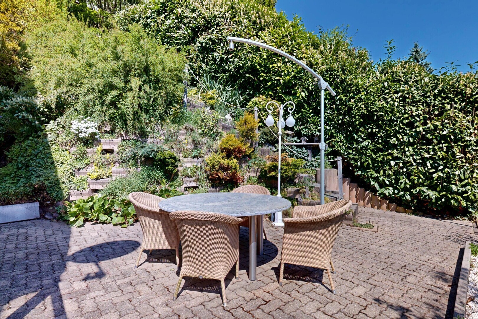 terrasse avec coin repas extérieur, terrasse, day time, et from property
