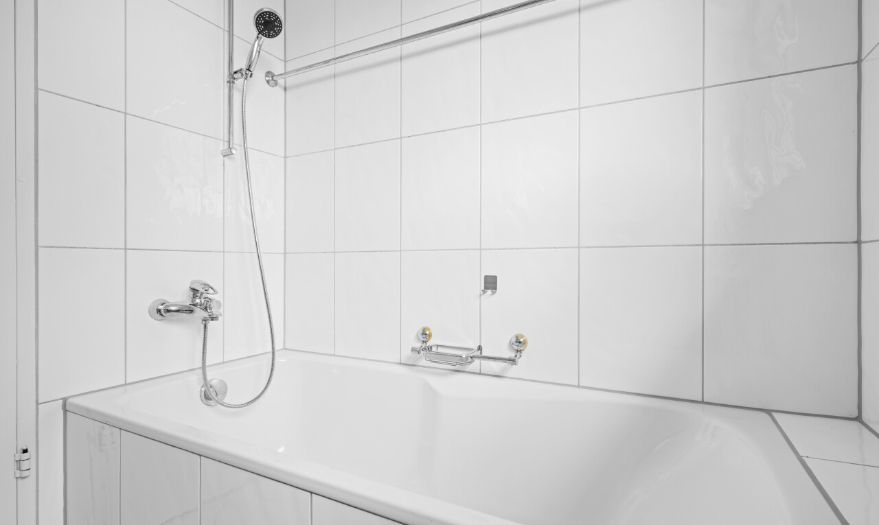 bathroom with tiled shower / bath