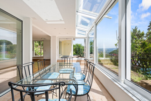 balcony with a sunroom