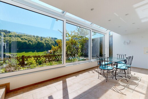 terrasse avec day time, coin repas extérieur, inside property, et véranda