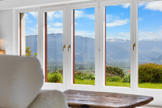détails avec vue sur la montagne, mountain view, window, interior, et day time
