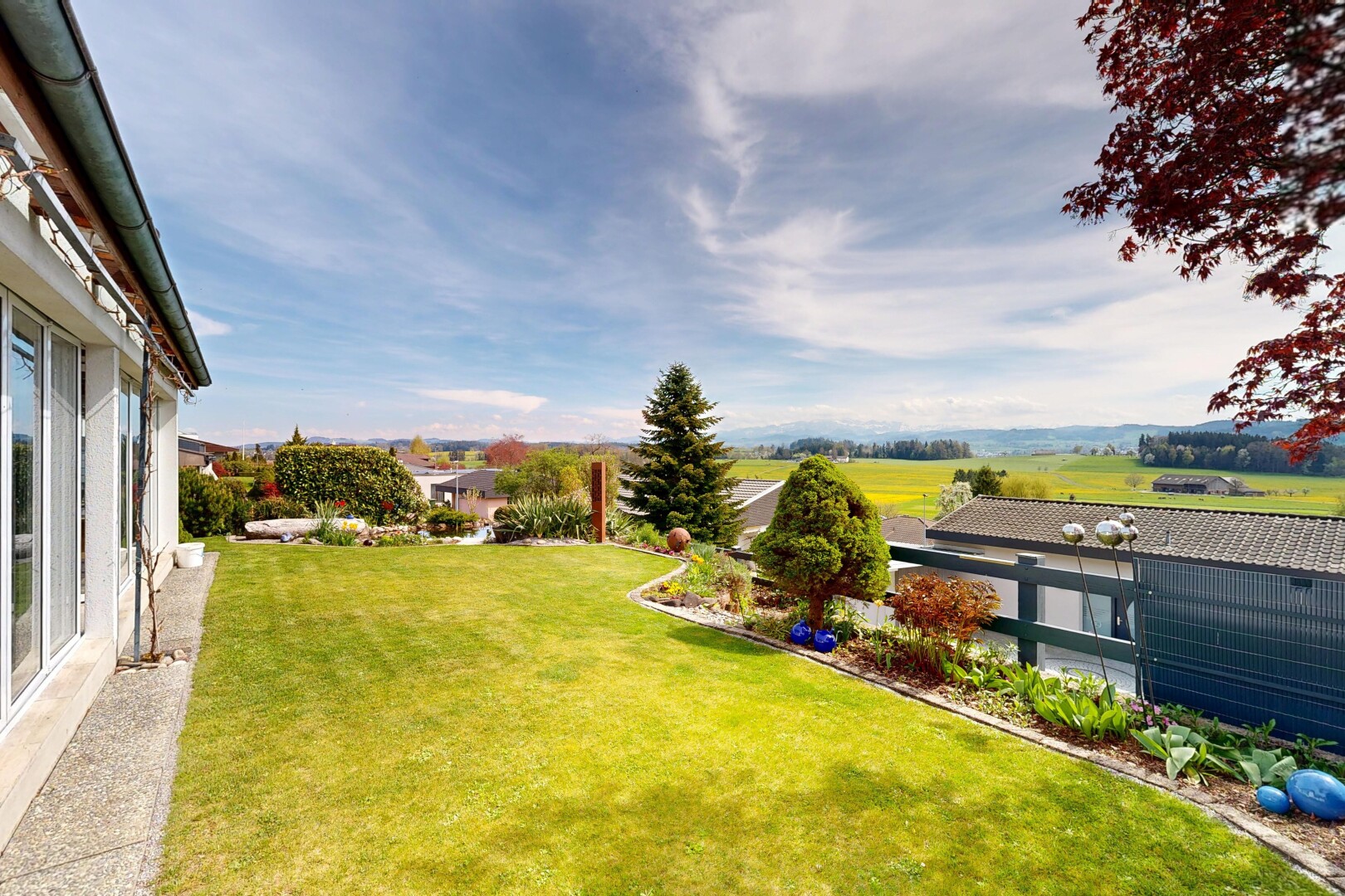 garten mit from property, rasen, und day time