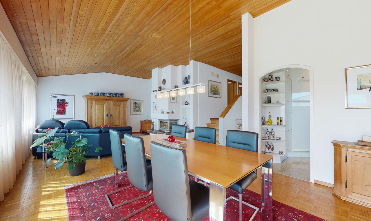 esszimmer mit holzdecke, wood ceiling, parquet floor, gipskartonwand, und drywall