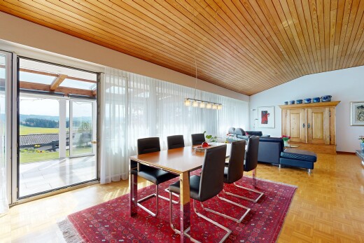 esszimmer mit parquet floor, inside property, holzdecke, wood ceiling, und dachschräge