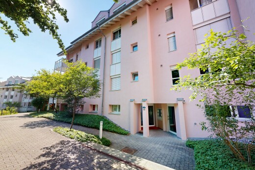 view of apartment building / complex