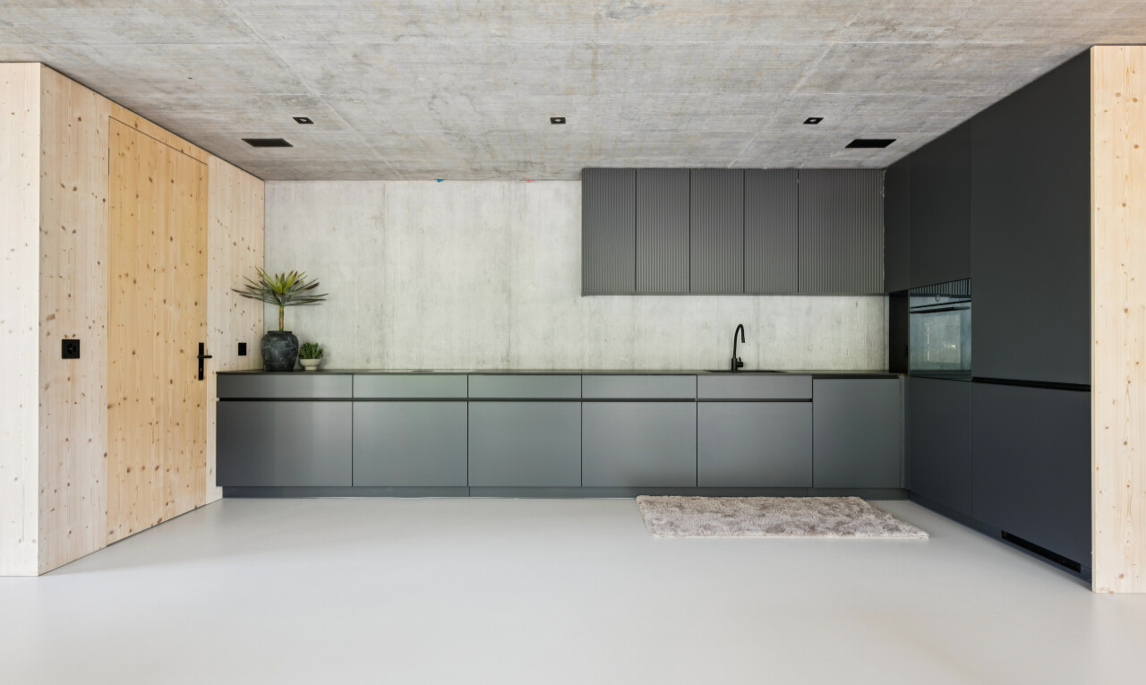 küche mit concrete ceiling, betondecke, concrete wall, betonmauer, und finished concrete floor