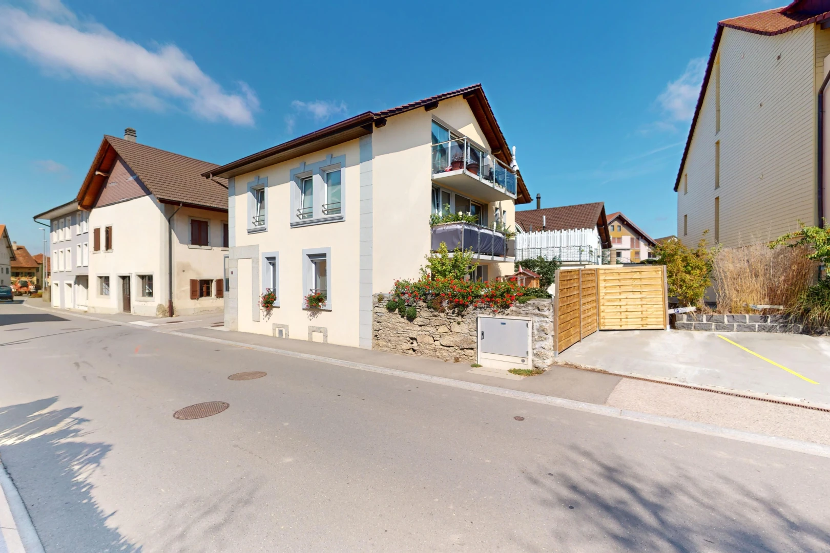 outdoor house featuring a balcony