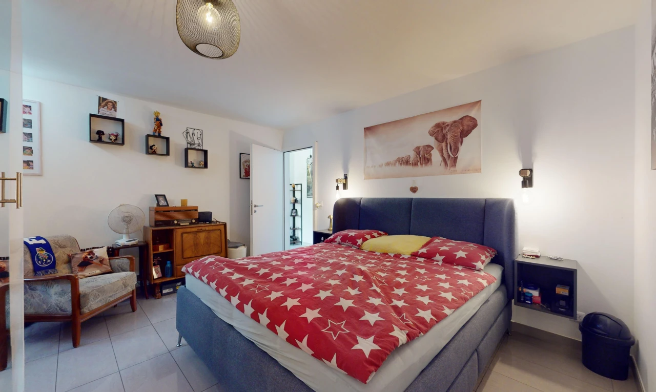view of tiled room / bedroom