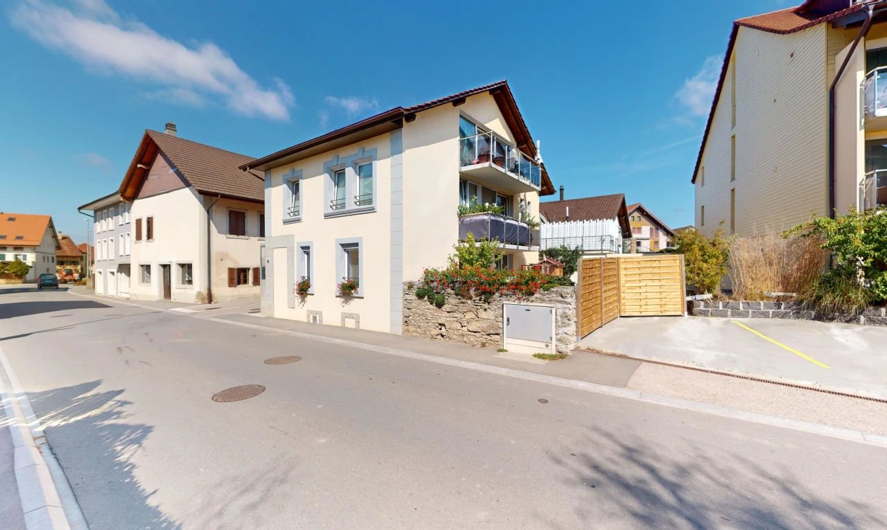 outdoor house featuring a balcony