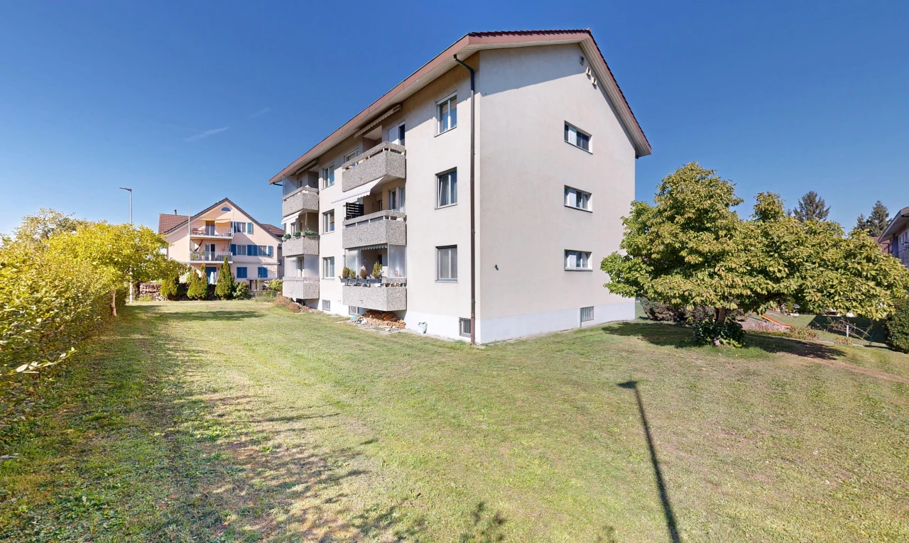 extérieur du bâtiment avec apartment complex view, vue sur le complexe d'appartements, et day time