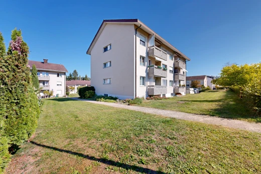 extérieur du bâtiment avec apartment complex view, vue sur le complexe d'appartements, et day time