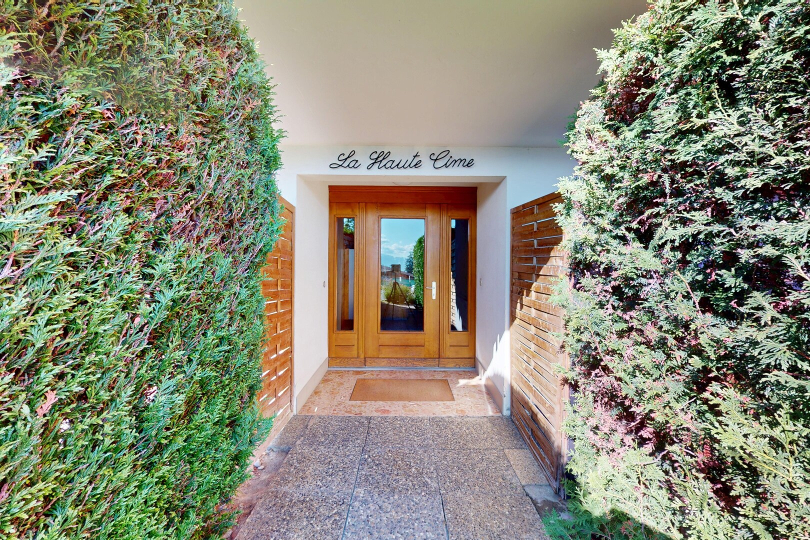 façade avec bardage en stuc