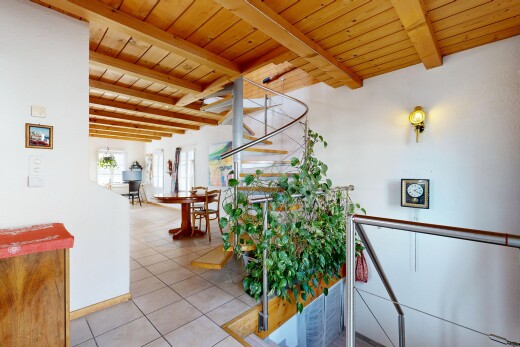 terrasse avec inside property et coin repas extérieur