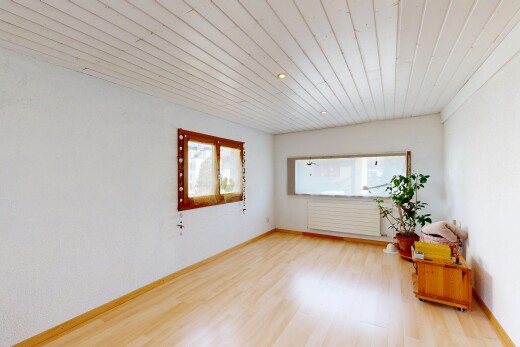 pièce vide avec inside property, wood ceiling, plafond en bois, wood finish floor, et sol en finition bois