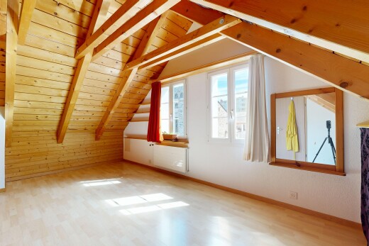 leerer raum mit beamed ceiling, balkendecke, wood ceiling, holzdecke, und wood finish floor