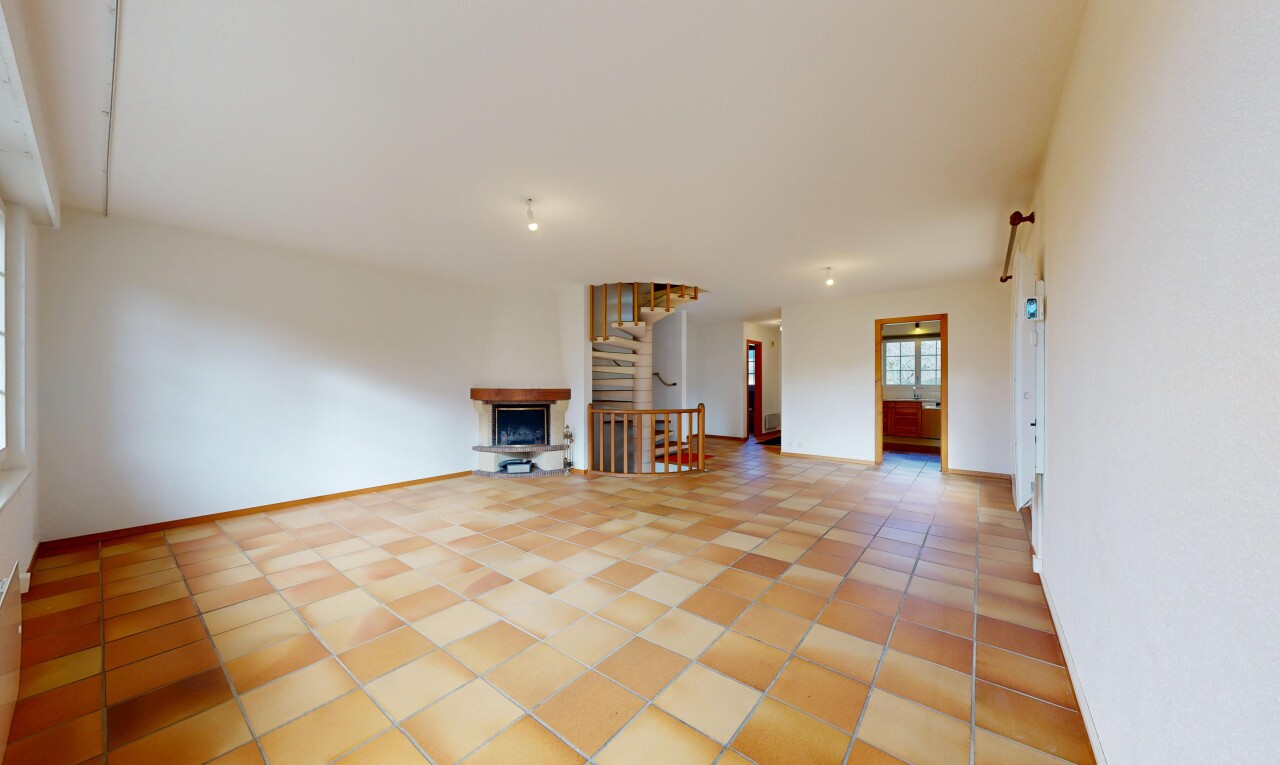 wohnzimmer mit drywall, gipskartonwand, inside property, natural light, und natürliches licht