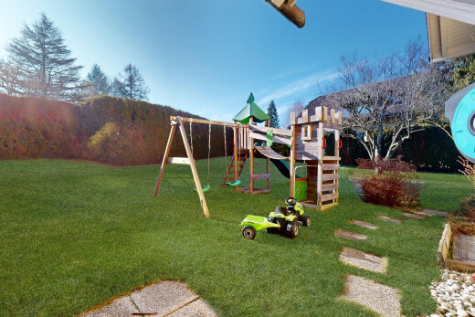 jardin avec aire de jeux, pelouse, day time, et rendered