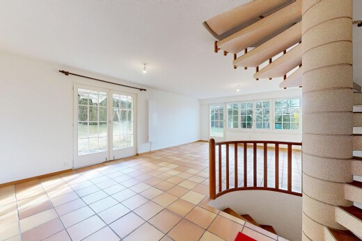 pièce vide avec inside property, drywall, cloison sèche, natural light, et lumière naturelle