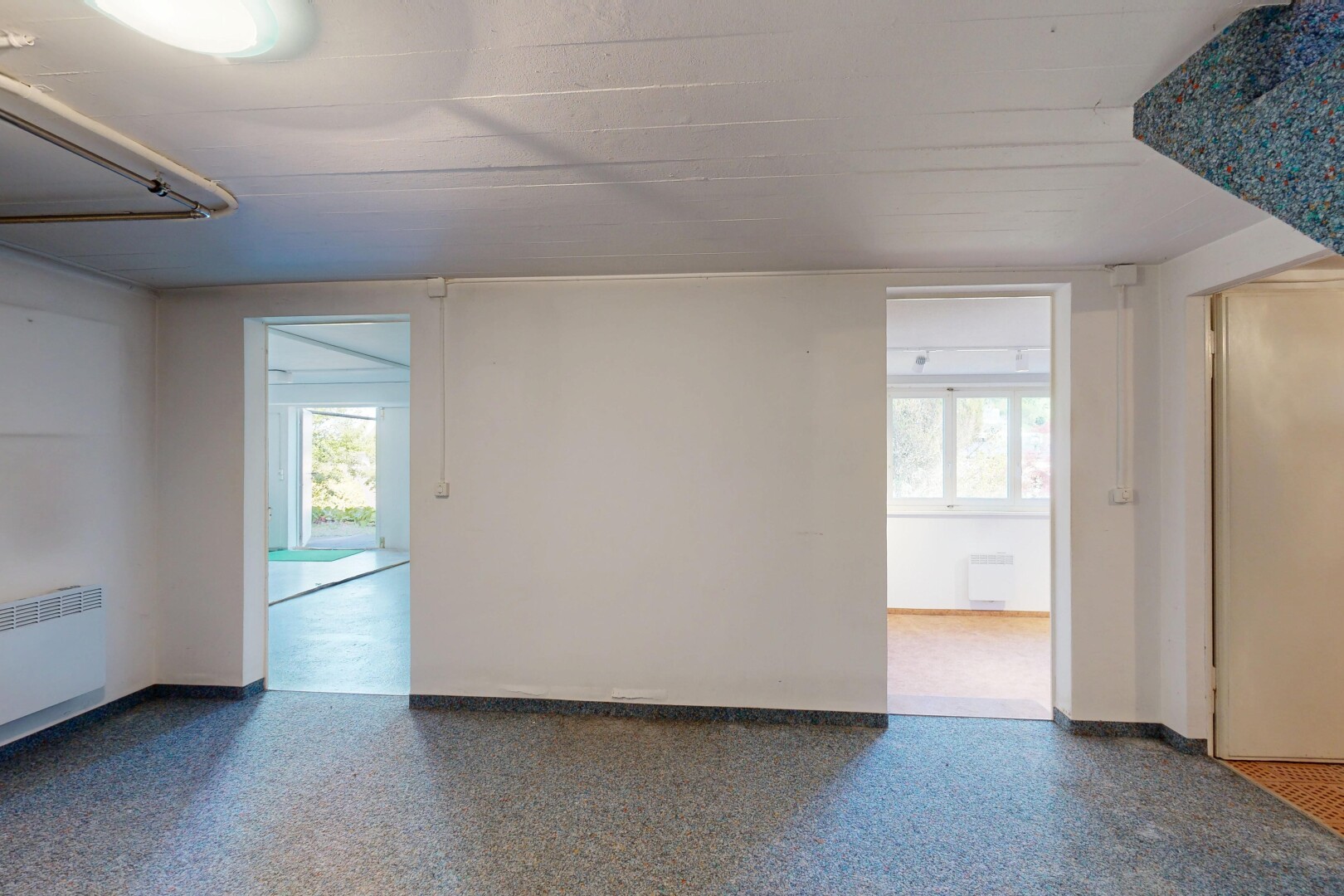 leerer raum mit inside property, aggregate floor, terrazzoboden, drywall, und gipskartonwand