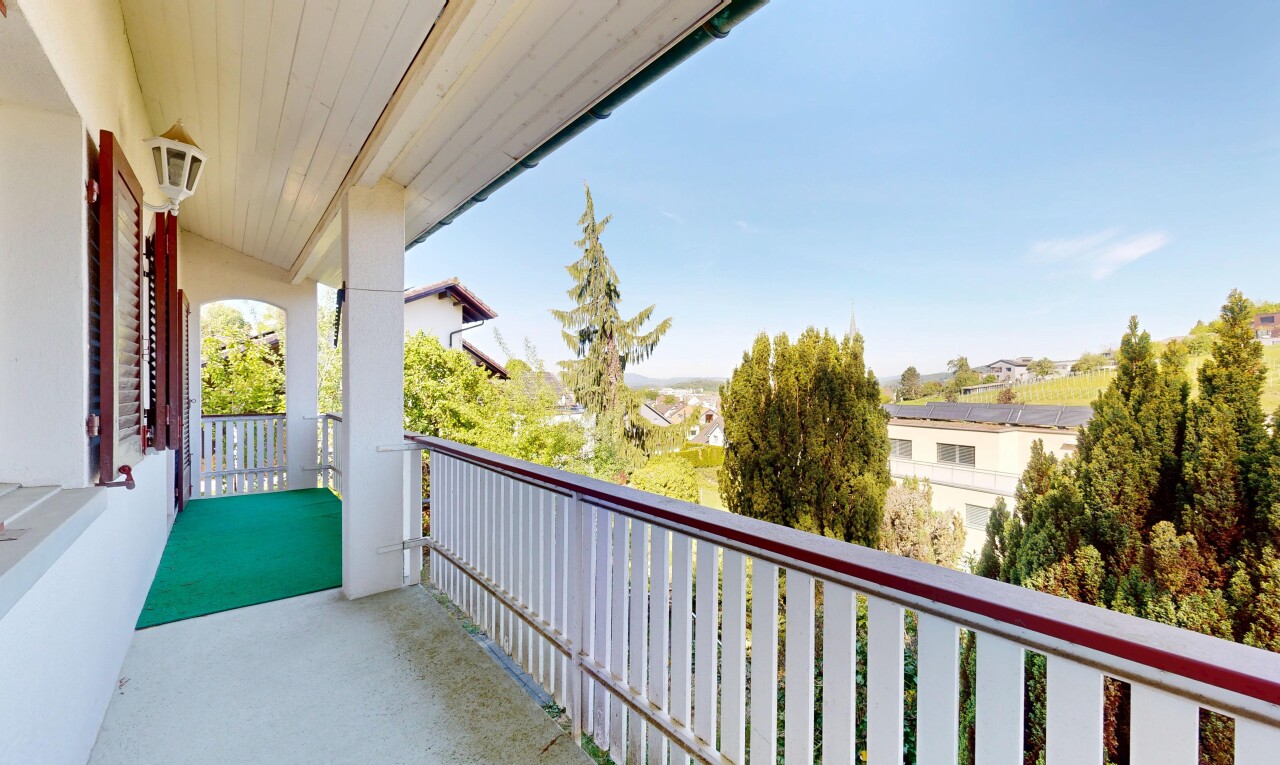 balkon mit from property, balkon, und day time