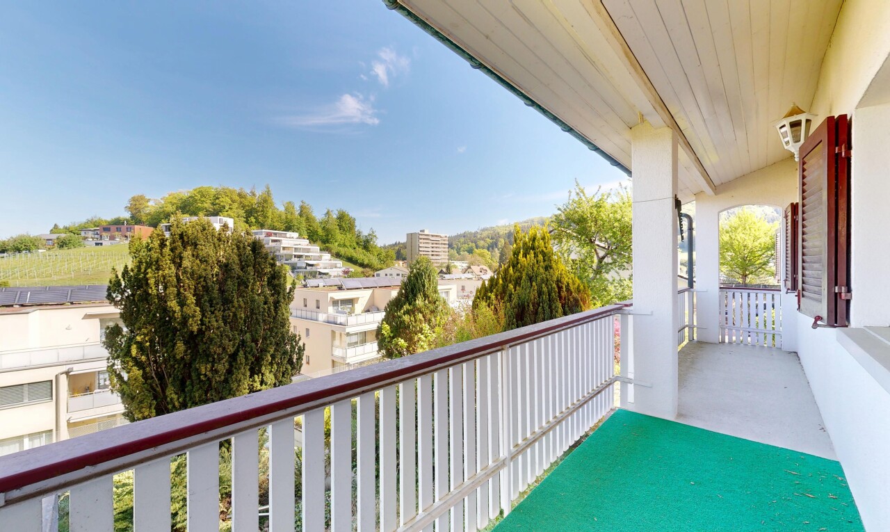 balkon mit from property, balkon, und day time