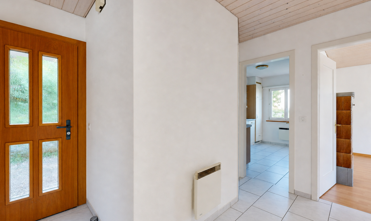 halle / korridor mit inside property, wood ceiling, holzdecke, natural light, und natürliches licht