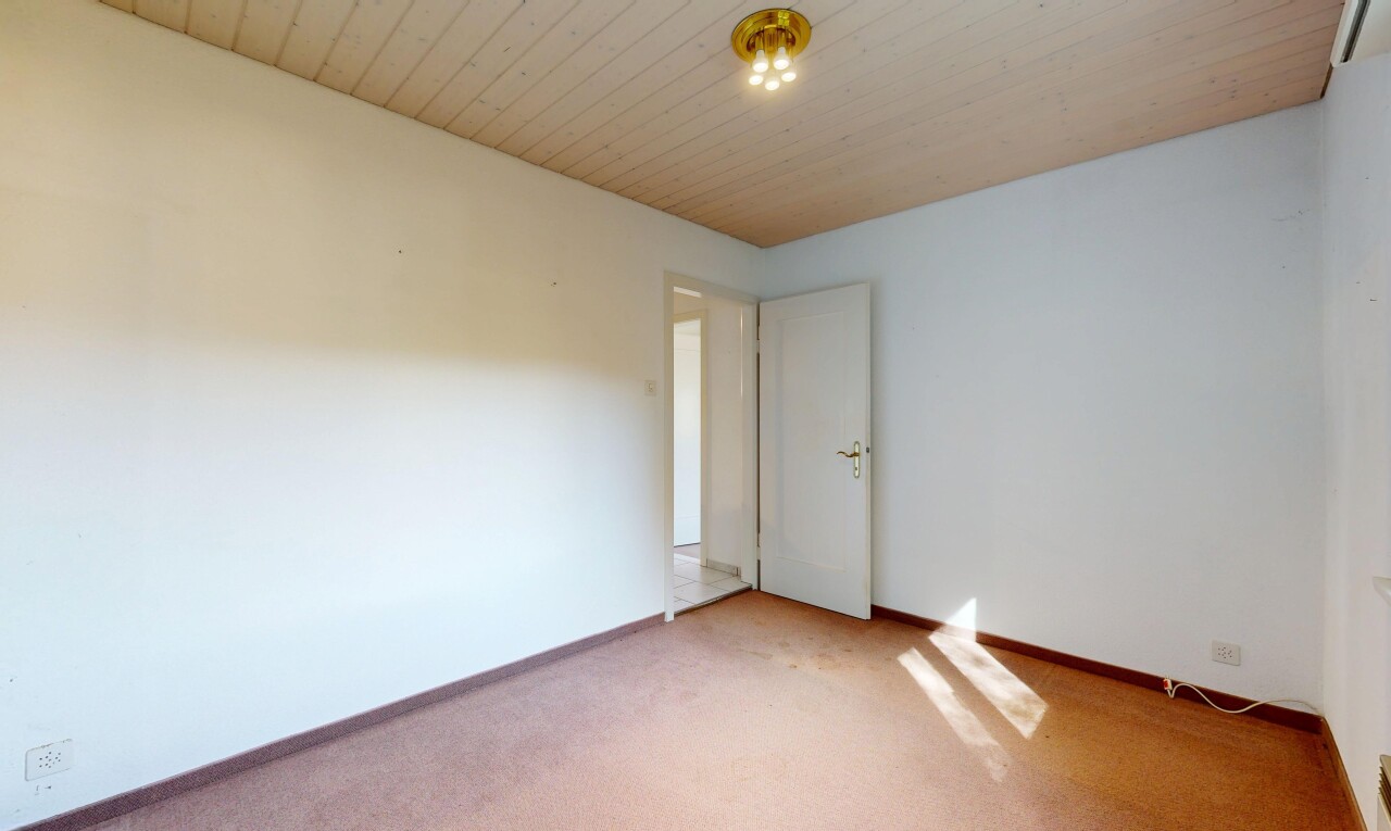leerer raum mit drywall, gipskartonwand, carpet, teppich, und inside property
