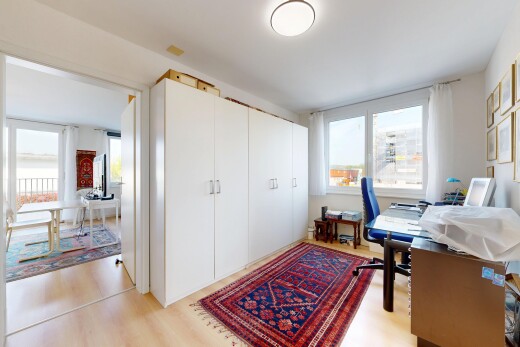 zimmer / schlafzimmer mit inside property, light floor, bürobereich, gipskartonwand, und drywall