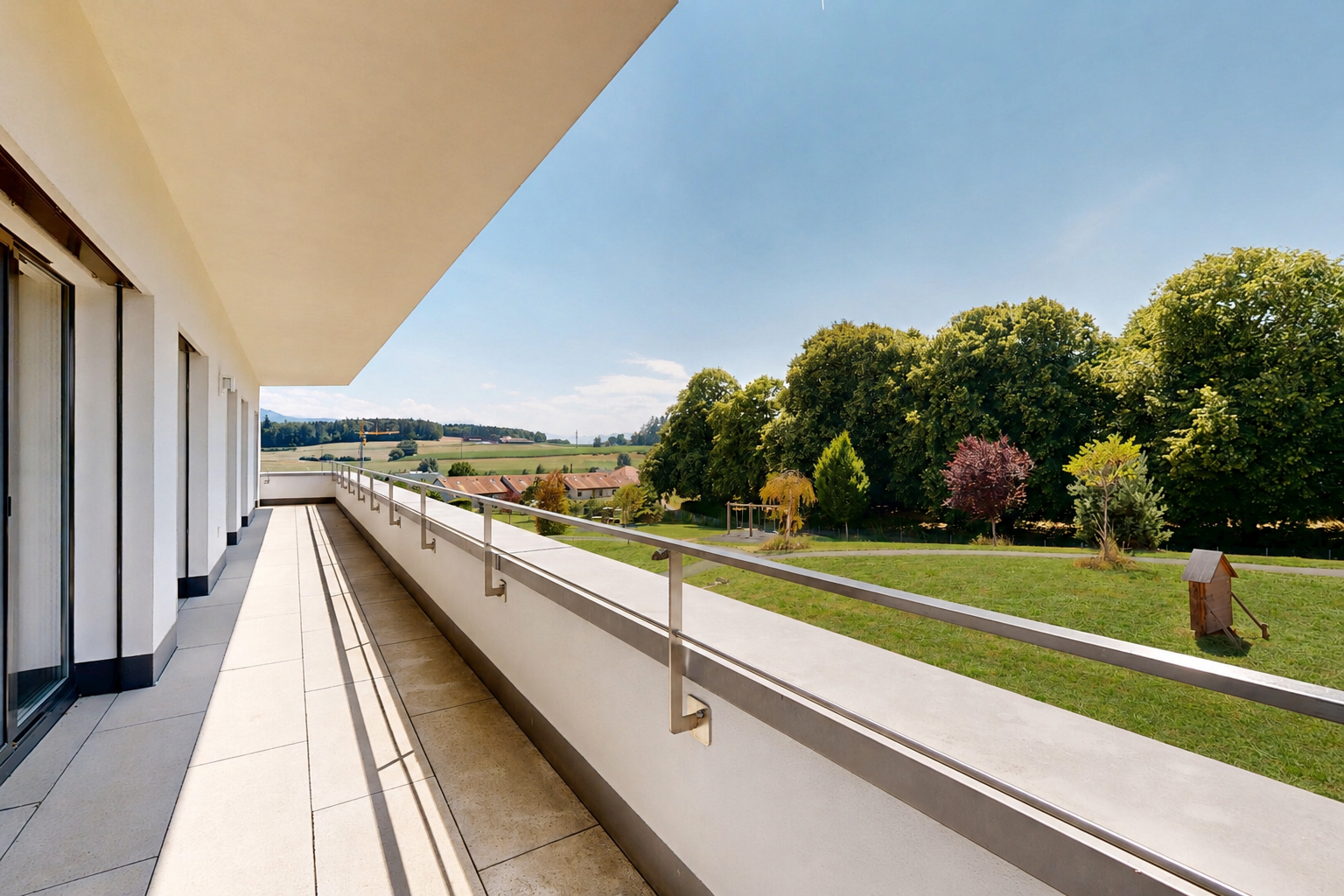 balcon avec balcon, day time, from property, et view focus