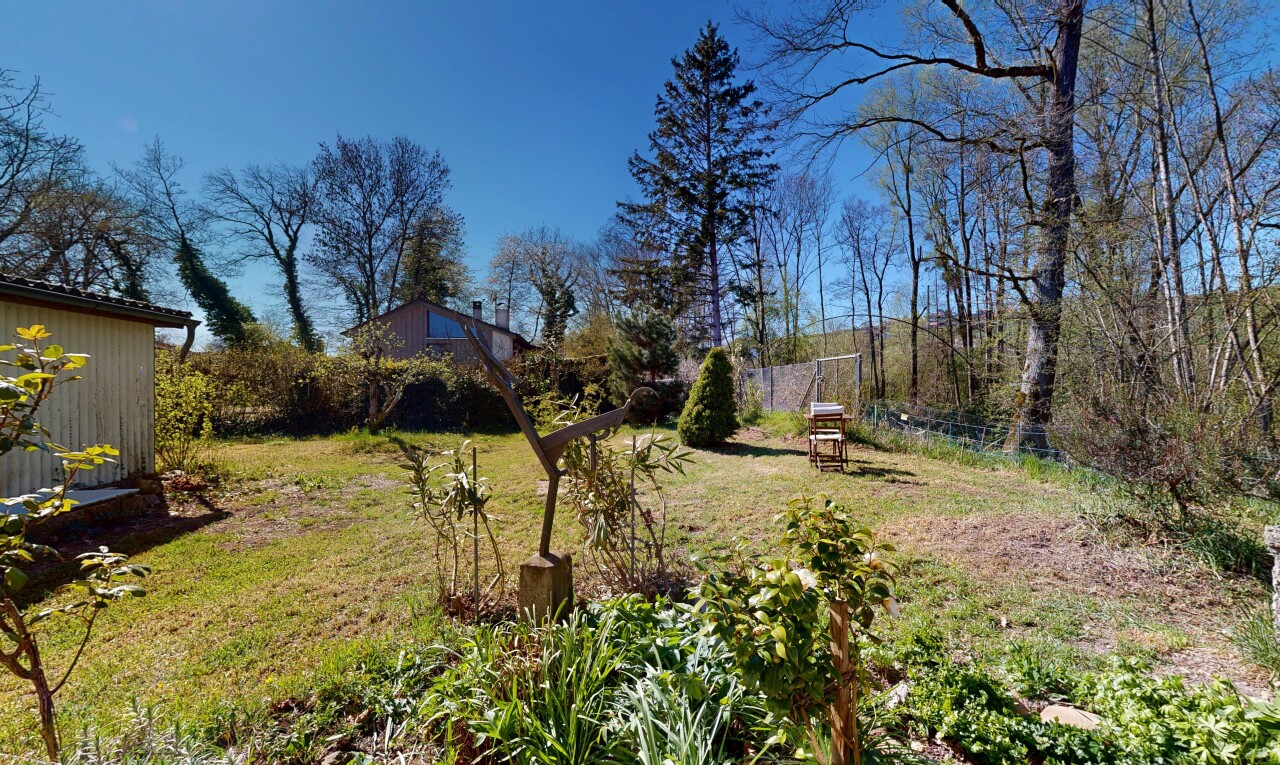 jardin avec pelouse, day time, et from property