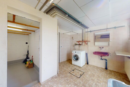 wäschekammer mit wäscherei und tumbler