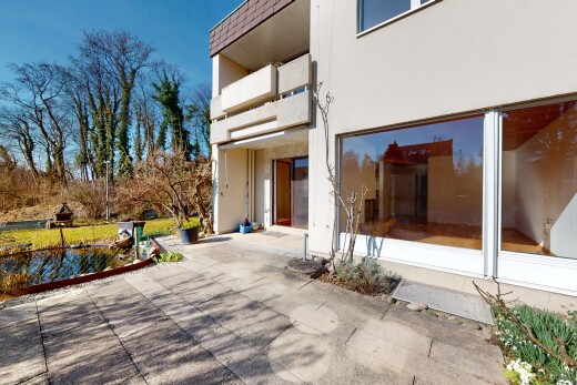 äußeresraum mit stuckverkleidung und terrasse