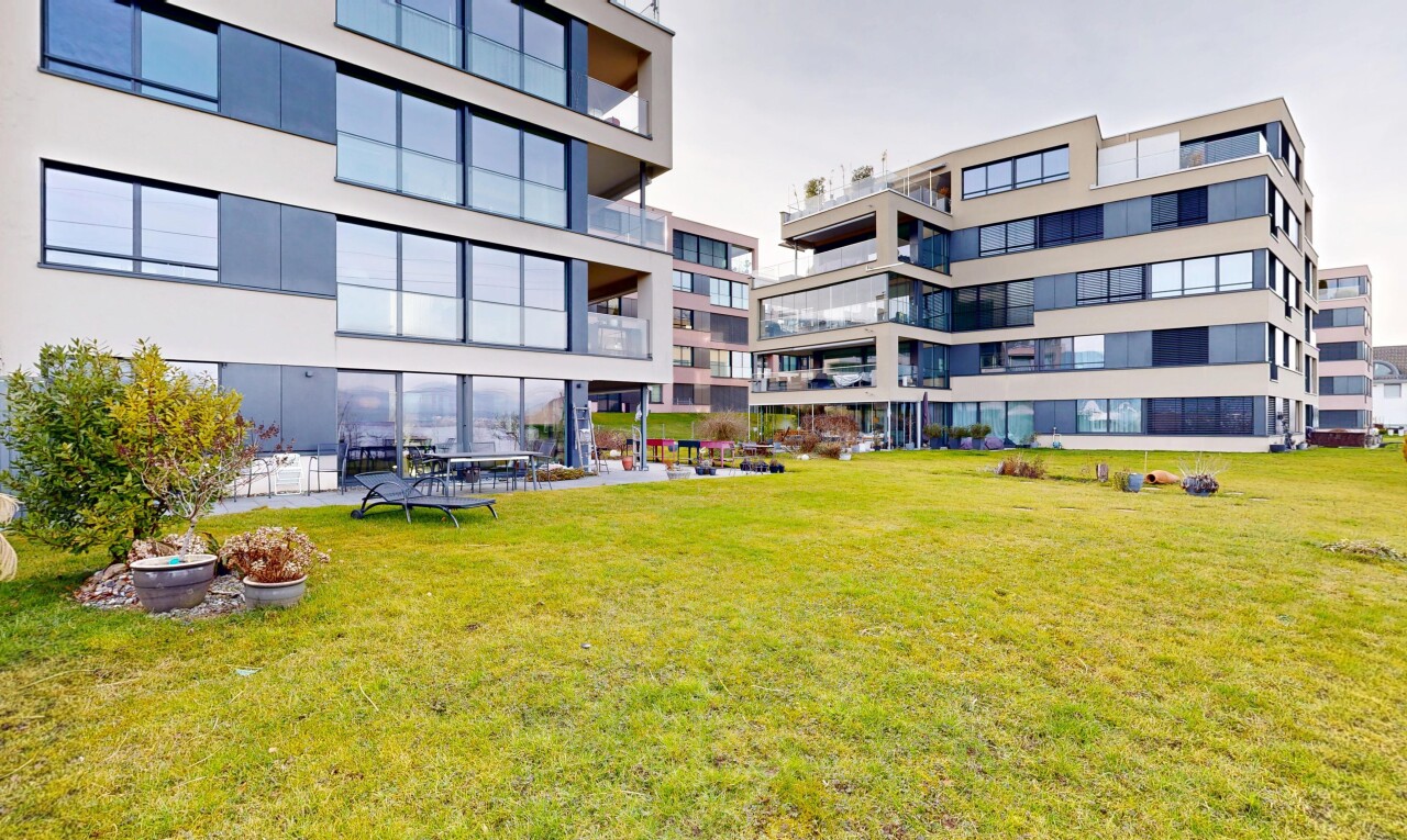 extérieur du bâtiment avec vue sur le complexe d'appartements, apartment complex view, et from community